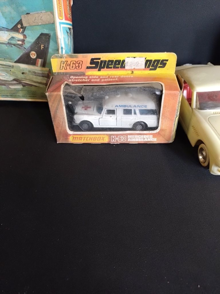 Lot 450: Various vintage items diecast vehicles Matchbox BAC.lightning model...