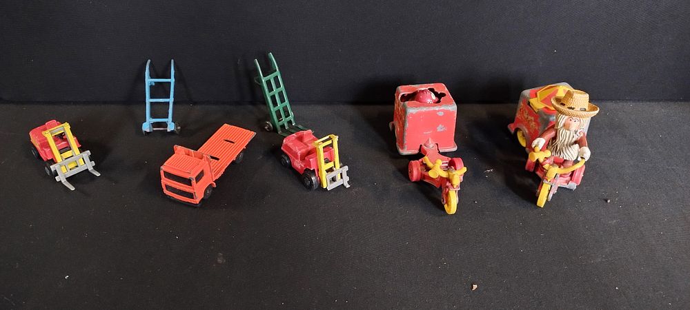 Lot 503: Vintage diecast vehicles Matchbox, Corgi, sack trucks. Magic...