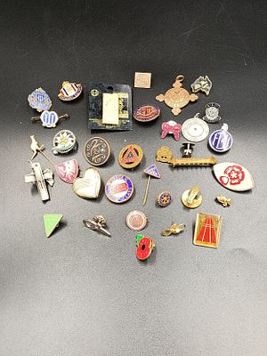 Selection of vintage pins including a 1996 Atlanta Olympic Games Pin still on the original card 