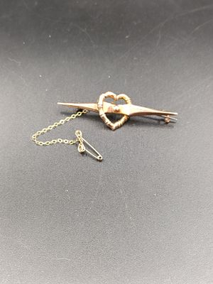 Vintage 9ct Gold Brooch weighing approximately 1.93grams