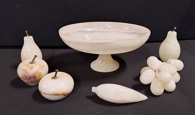 Onyx fruit dish and 6 pieces of fruit. Grapes, apple, pears, and other fruits
