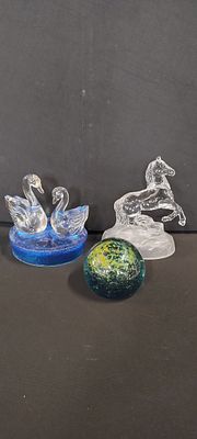 Mixed glass items including Royal Crystal Rock blue and clear, glass moulded horse, and a blue 
