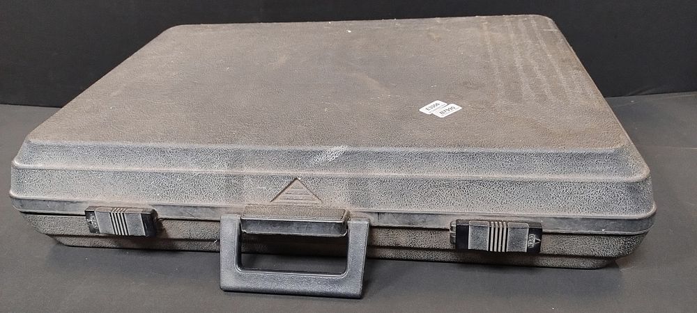 Lot 154: Smith Corona EC1150 Electric Typewriter, in case with...