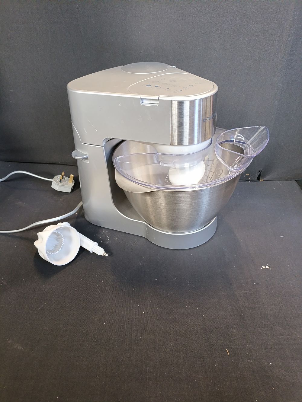 Lot 158: Kenwood Prospero KM265 Stand Mixer/ Food Processor, tested...
