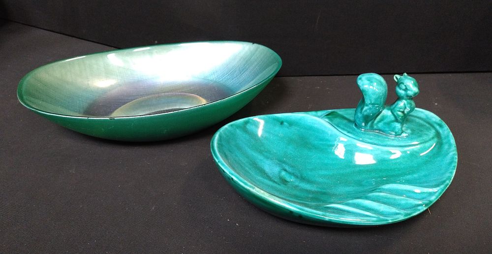 Lot 174: Green squirrel trinket dish by Anglia Pottery and...