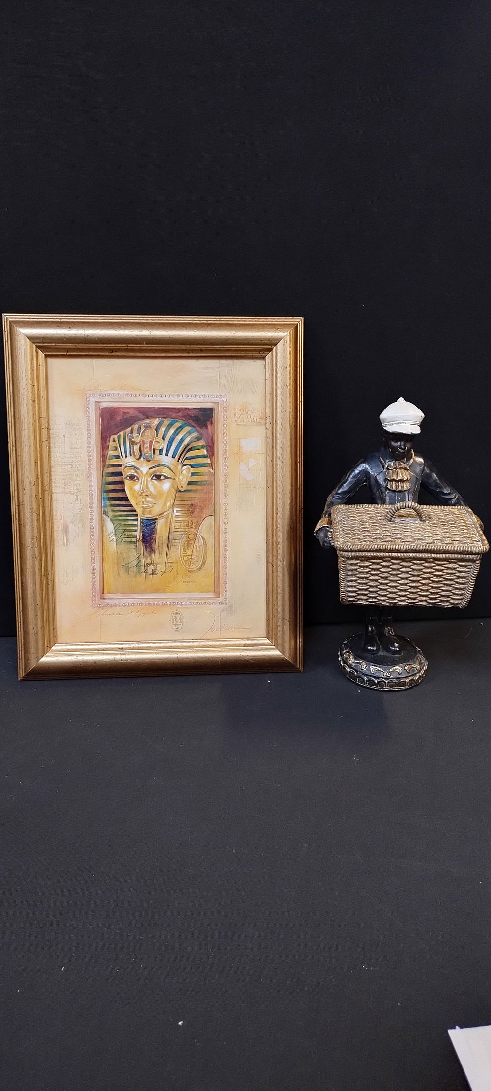 Lot 175: Card holder in black, white and gold holding...