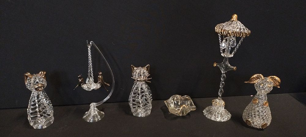 Lot 215: 6 x items of hand blown glass animals,...
