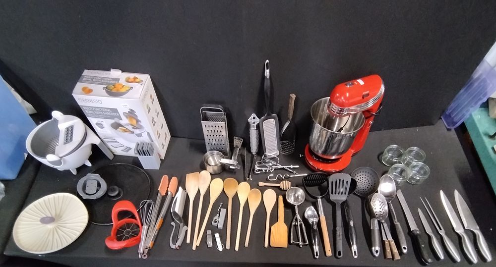 Lot 227: Mixed lot of kitchen items including, Gourmet mixer...