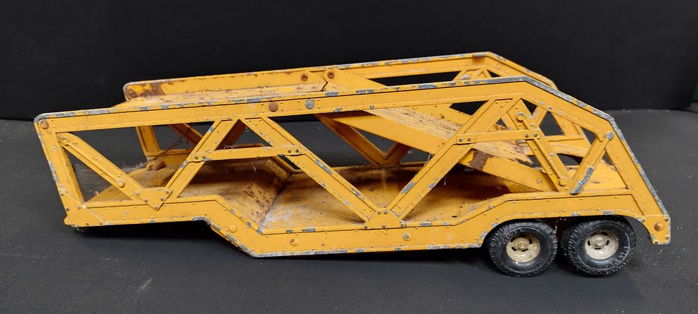 Lot 234: Vintage ERTL transporter trailer