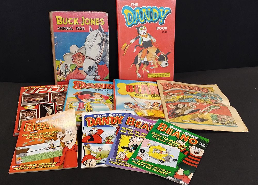 Lot 244: Various Dandy and Beno annuals with fun size...