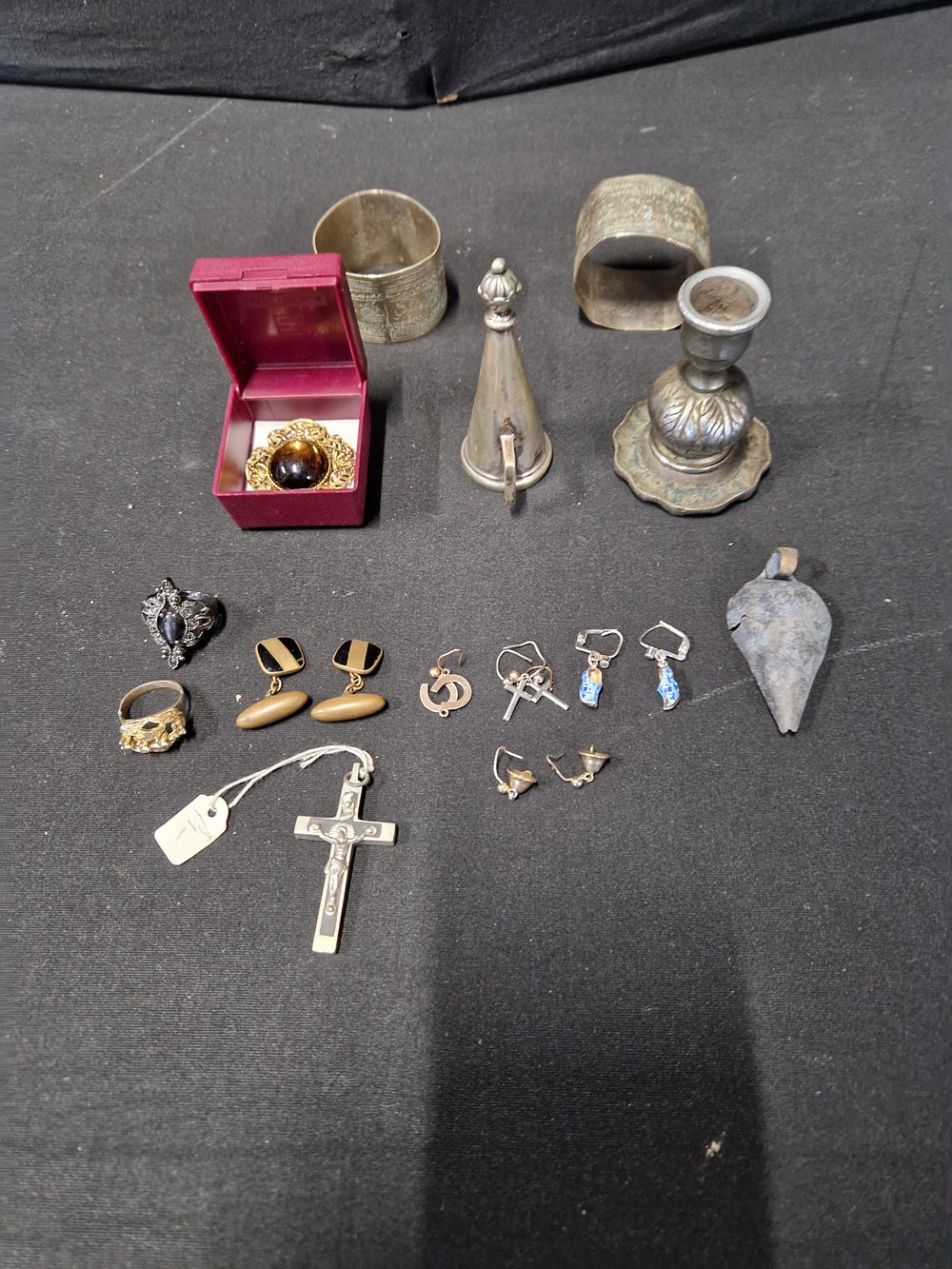 Lot 254: Mixed lot of vintage items including silver plated,...