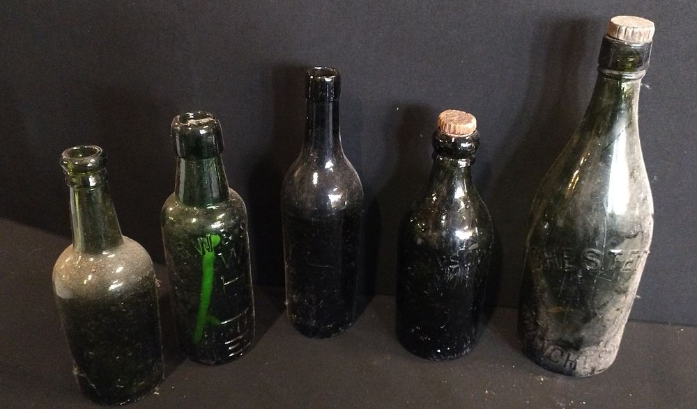 Lot 264: 9 x various vintage bottles, Chesters, W.Simpson&Co and...