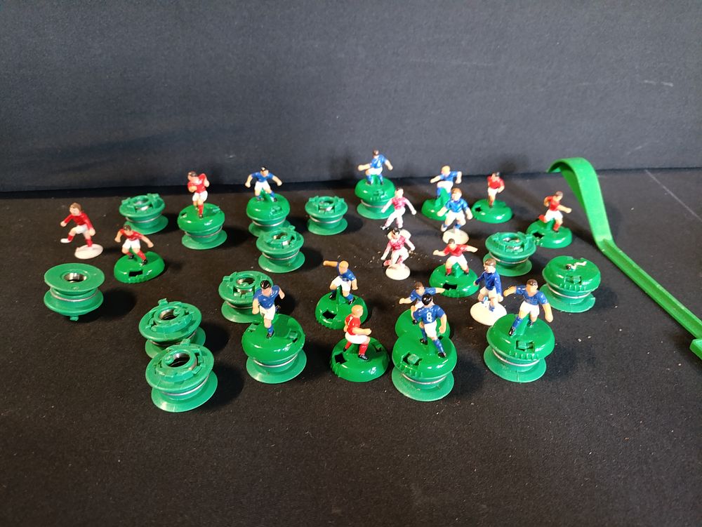 Lot 268: Vintage pro action football figures