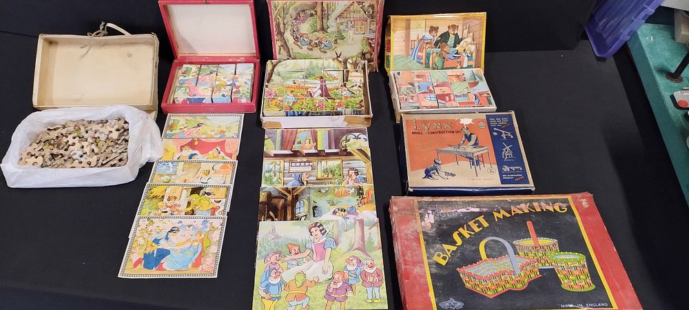 Lot 274: Various vintage puzzle block games, including Snow White,...