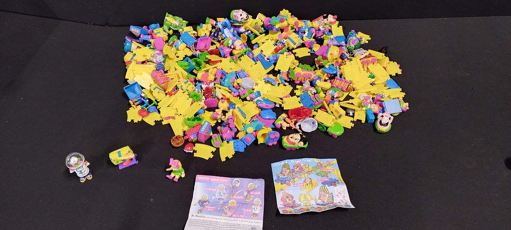 Lot 278: Selection of Frufoo space toys and Lillilok Orient...