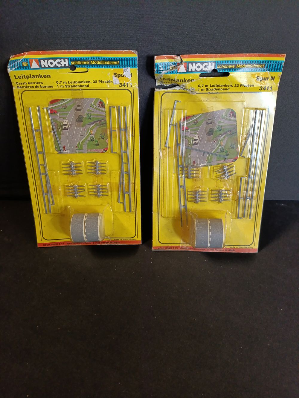 Lot 285: Two packets of Noch Crash Barriers (3411)