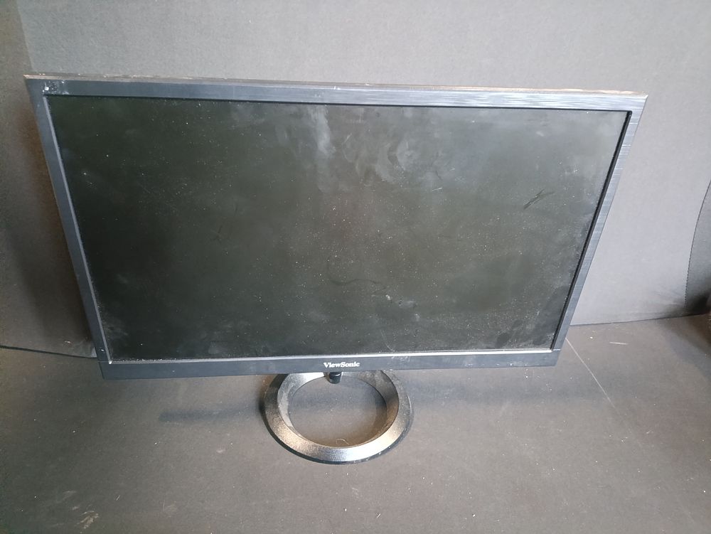 Lot 288: Viewsonic 22" Inch Widescreen Monitor, no power cable
