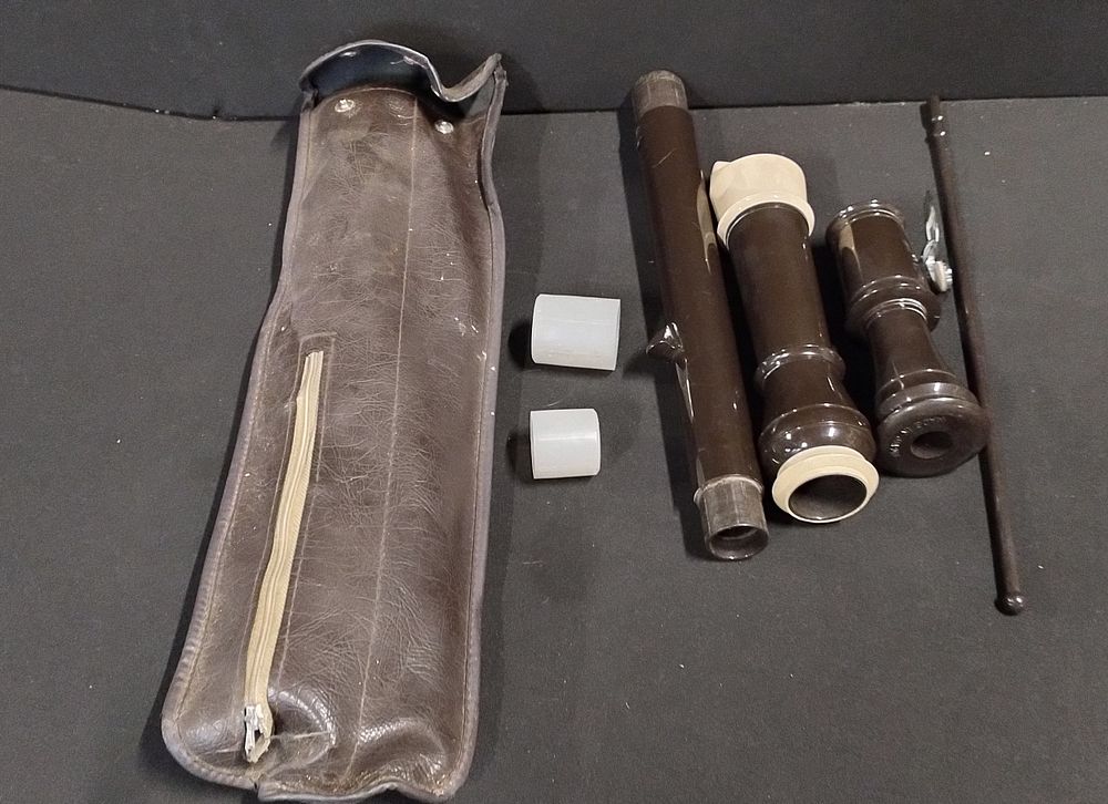 Lot 290: Aulos 205 tenor Recorder. With brown case and...