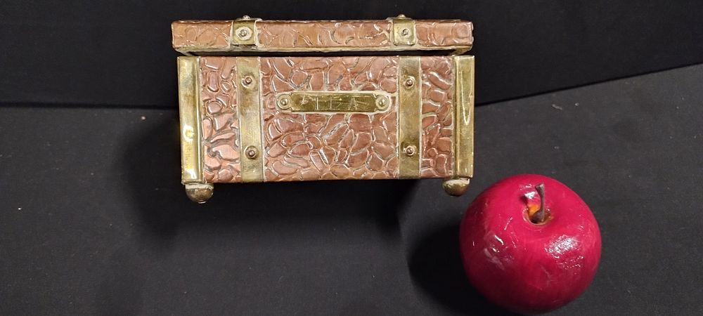 Lot 317: Vintage Copper and brass lined tea chest