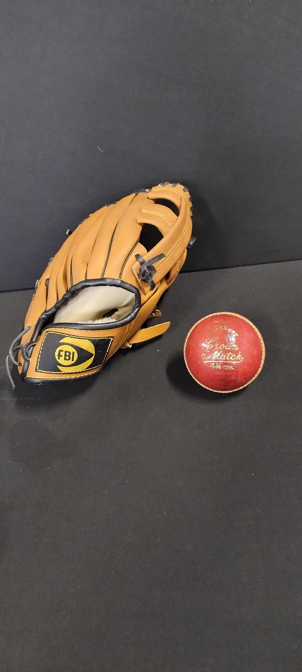 Lot 327: FBI baseball glove, and slazenger Crown Match 4...