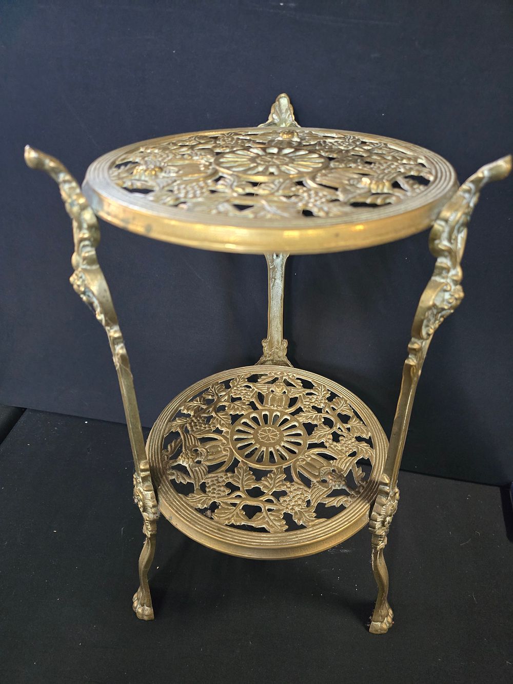 Lot 379: Vintage Brass dpuble Trivet Planter Stand Holder Antique...