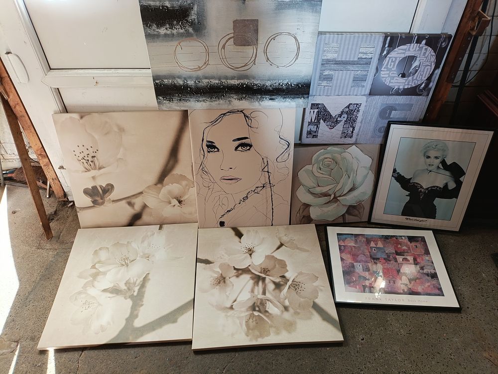 Lot 411: Selection of wall hangings including a canvas abstract...