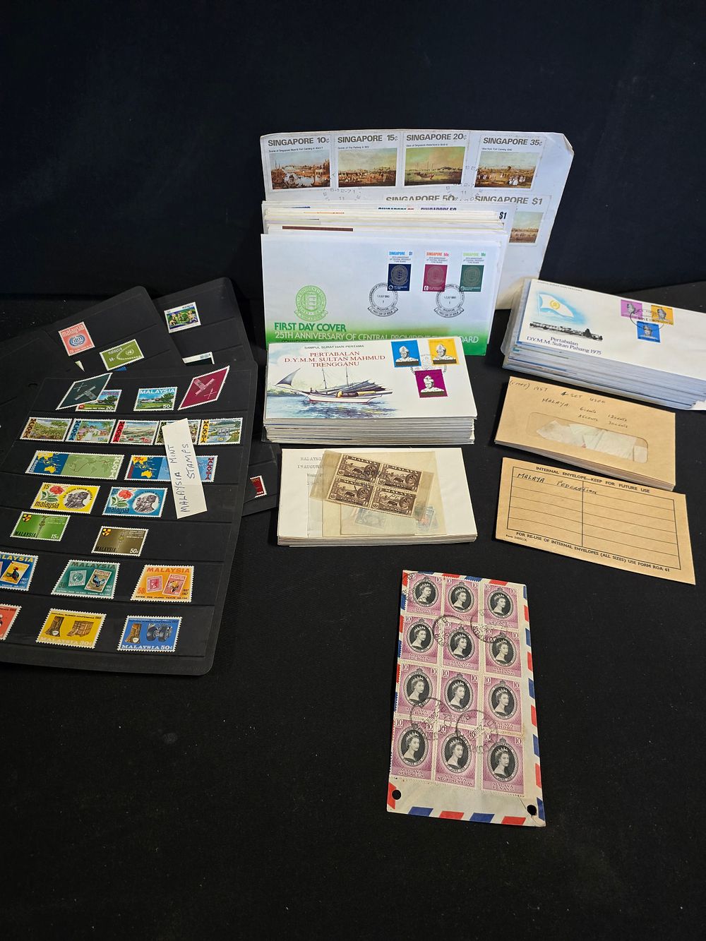 Lot 419: A very large collection of first fay and...
