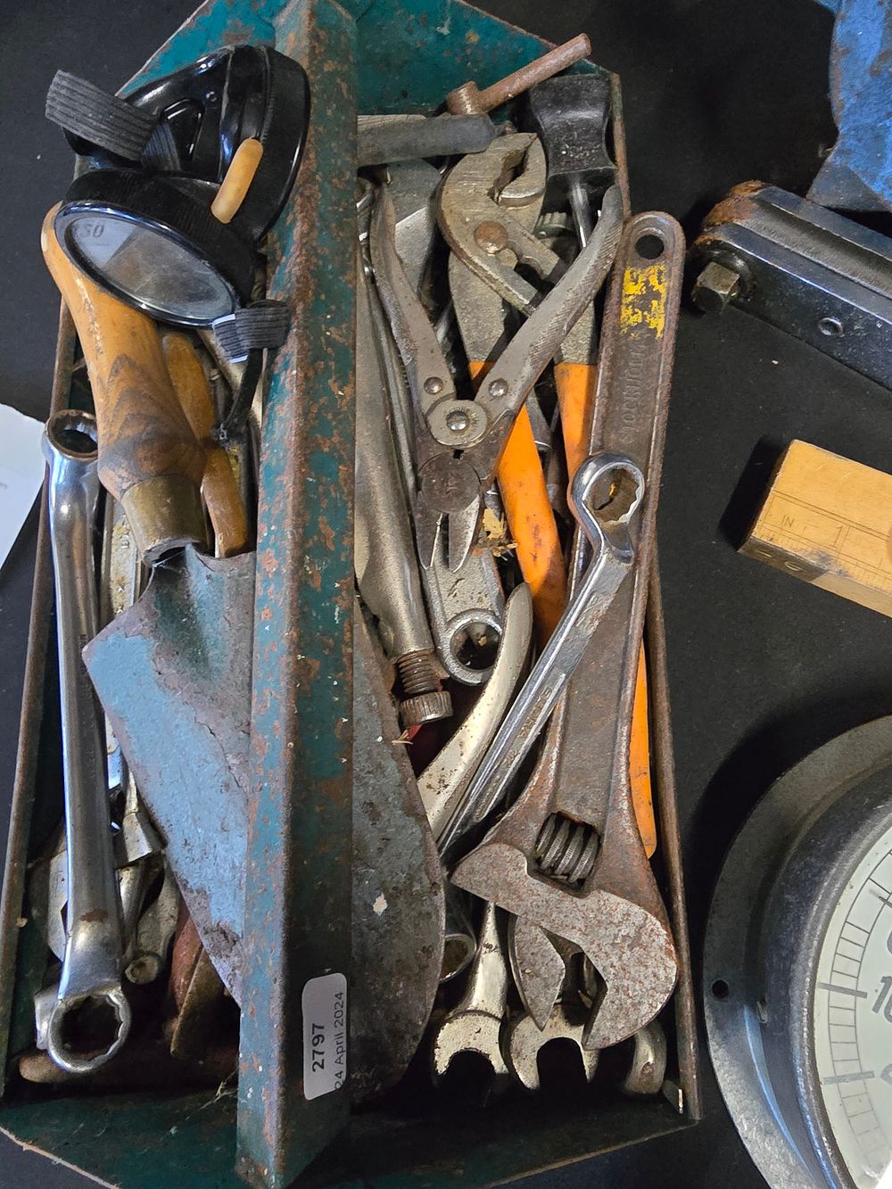 Lot 420: A selection of various tools, pressure gauges and...