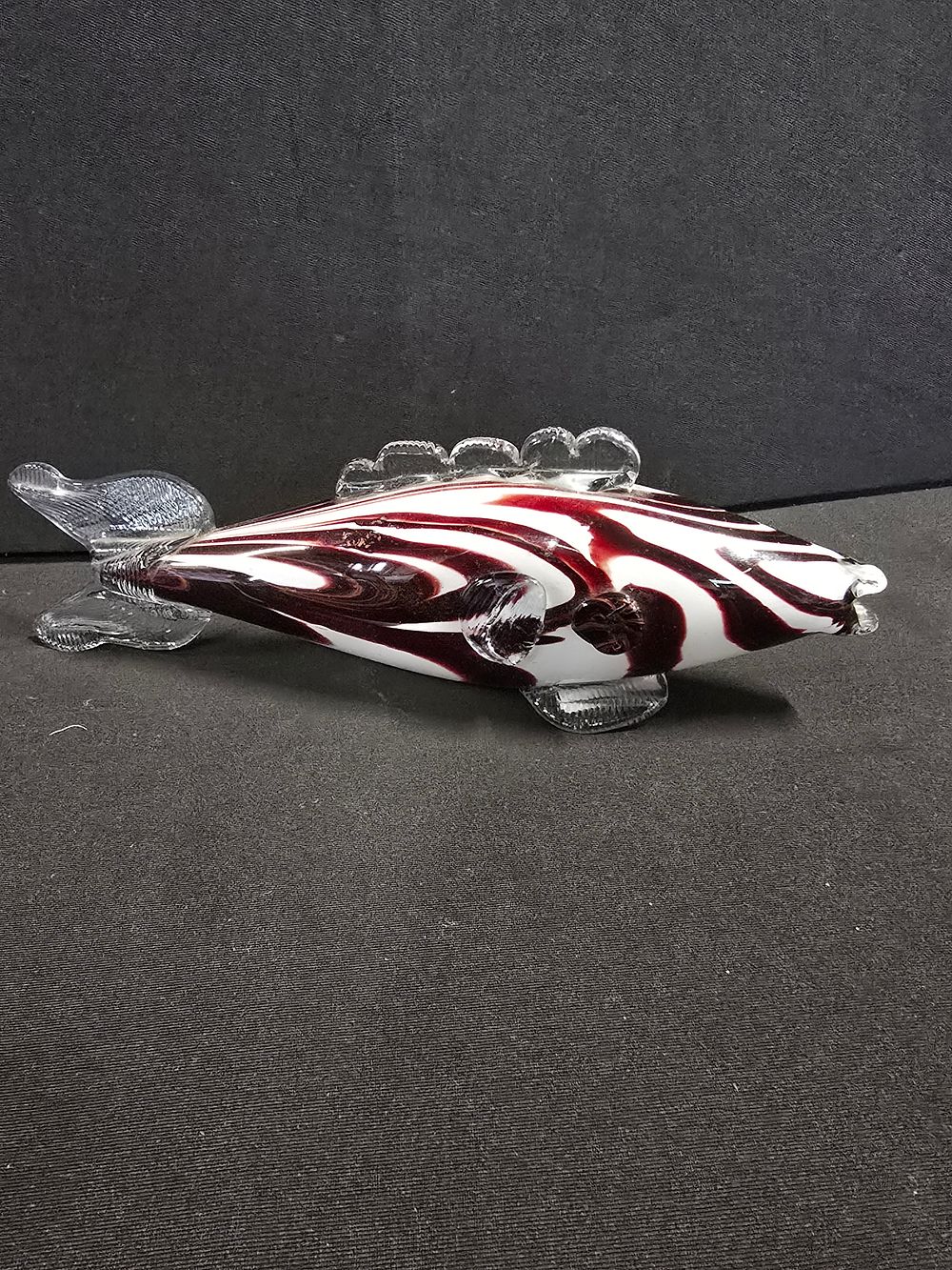 Lot 433: Small Maurano fish. White and burgundy on glass....