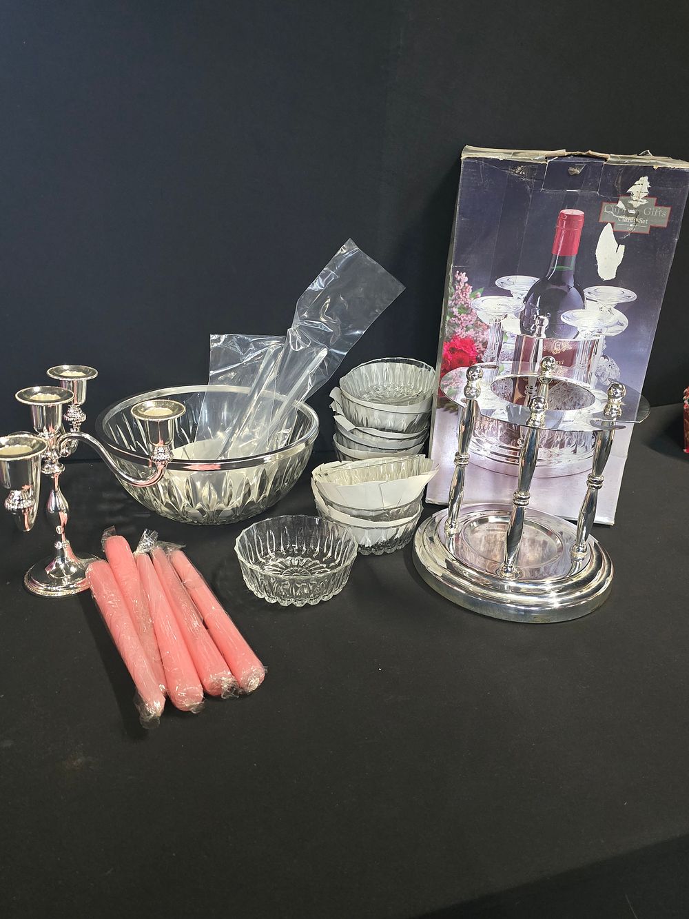 Lot 435: 9 piece vintage capri desert bowls, serving bowl...