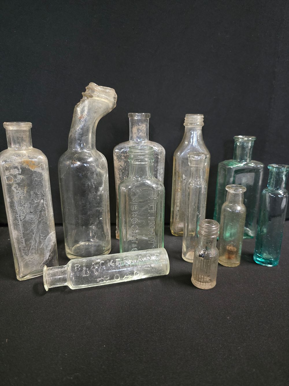 Lot 440: A collection of various sized and aged bottles
