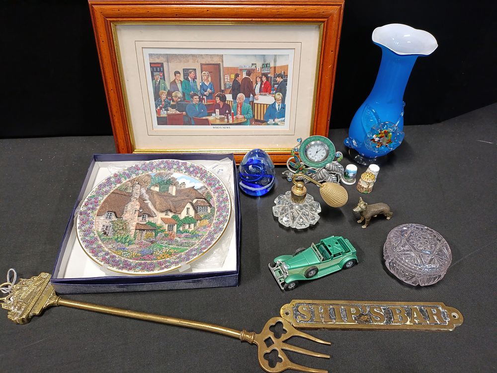 Lot 465: Mixed lot of vintage items including a Brass...