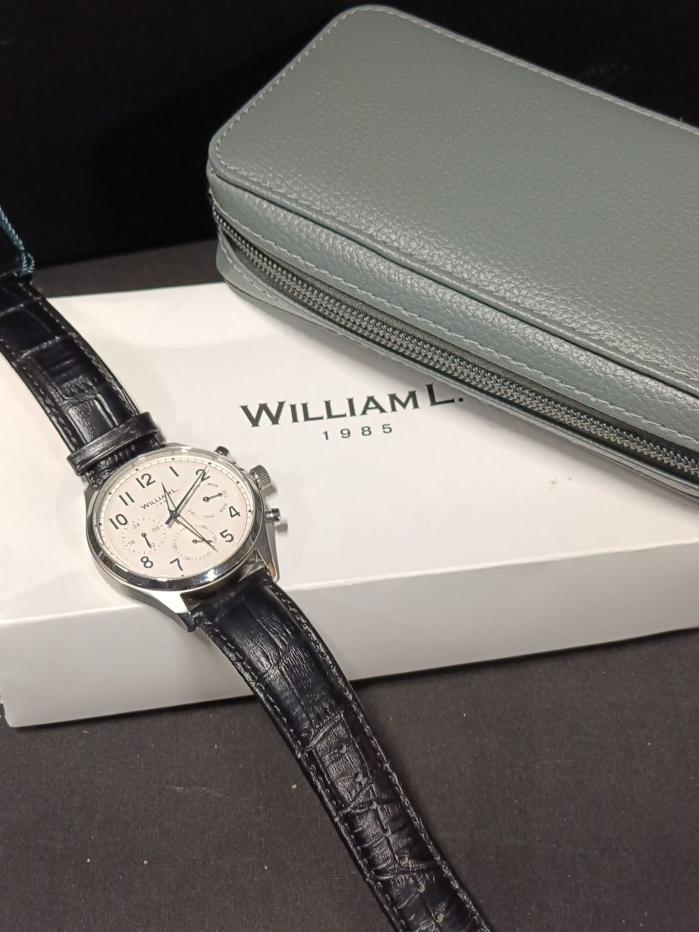 Lot 475: William L 1985 Vintage style watch