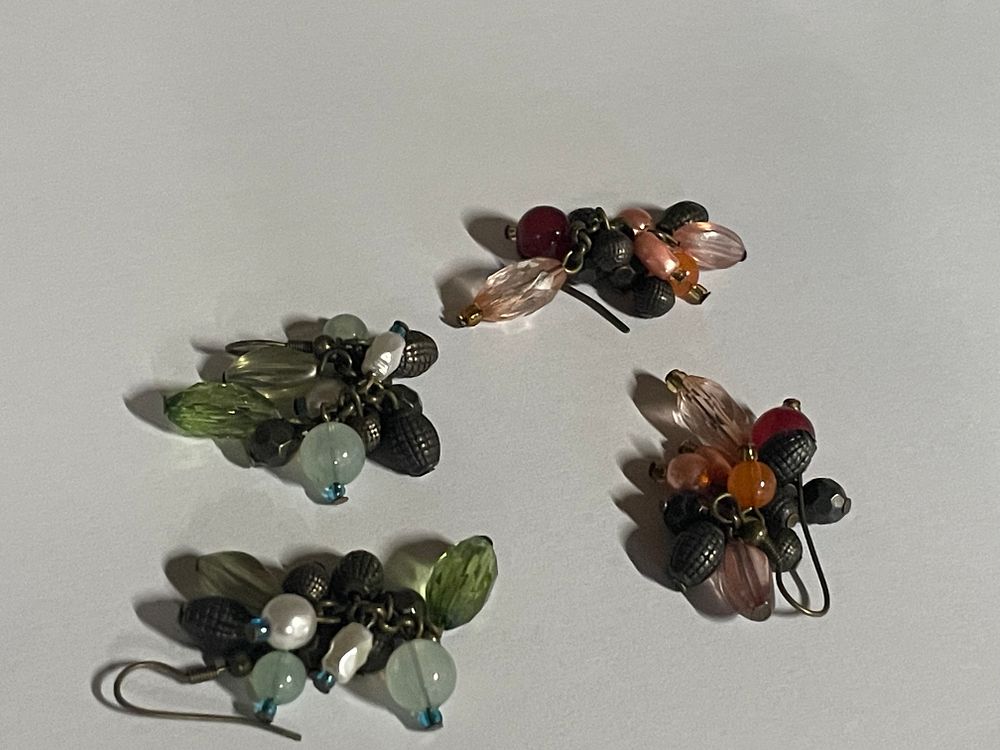 Lot 86: 2 Pairs Of Mixed Stone Earrings