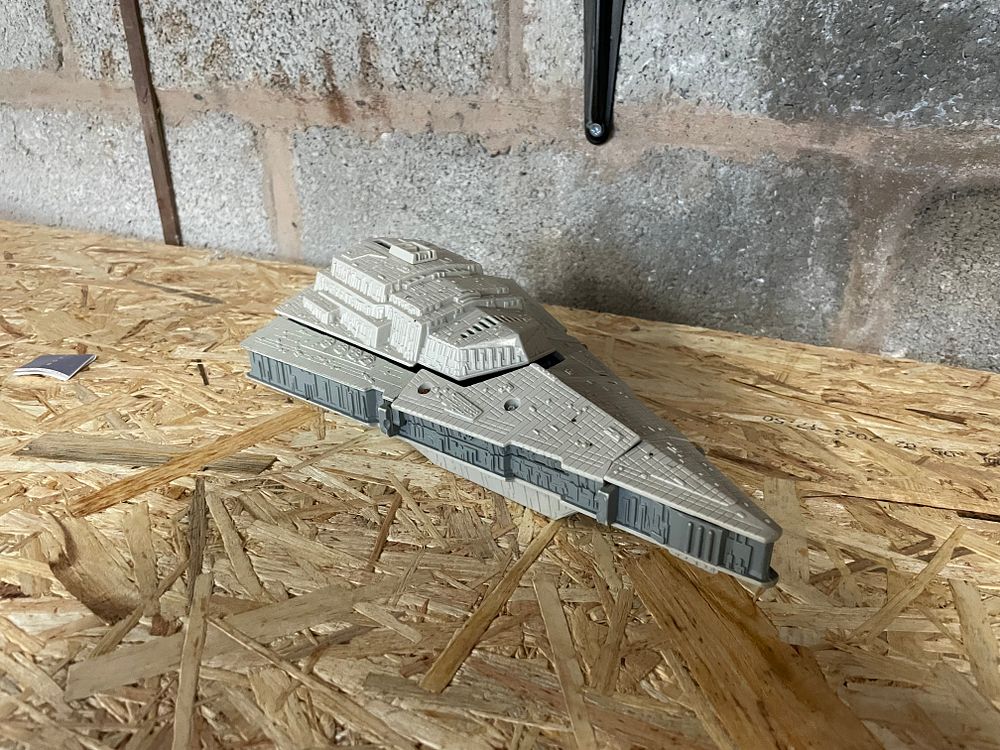 Lot 101: Starwars Spaceship