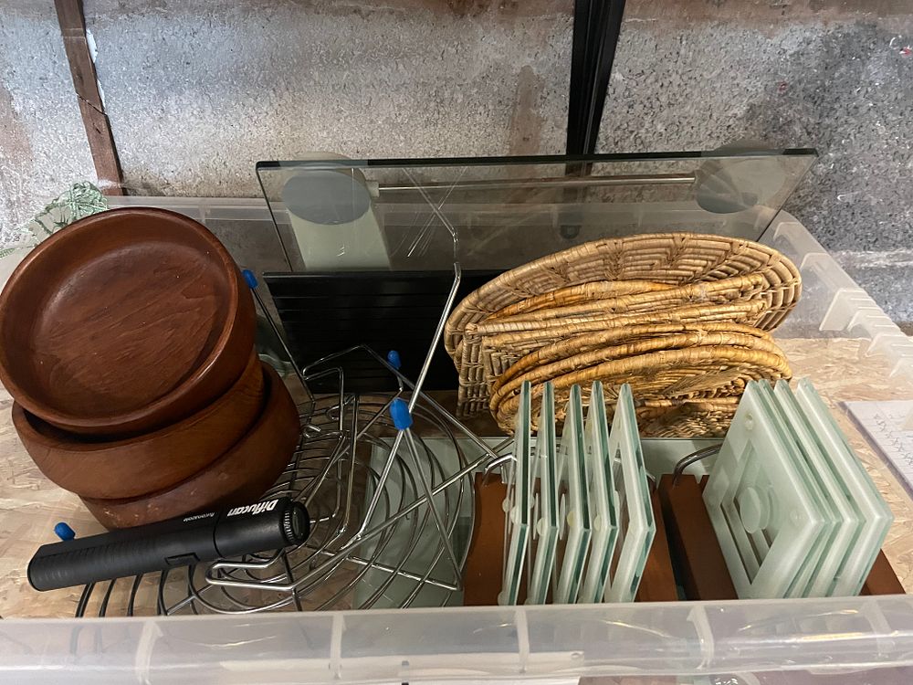 Lot 120: Large Selection Of Kitchenware