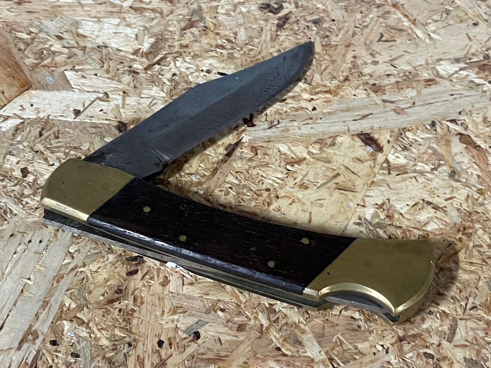 Lot 135: Lock knife / pen knife
