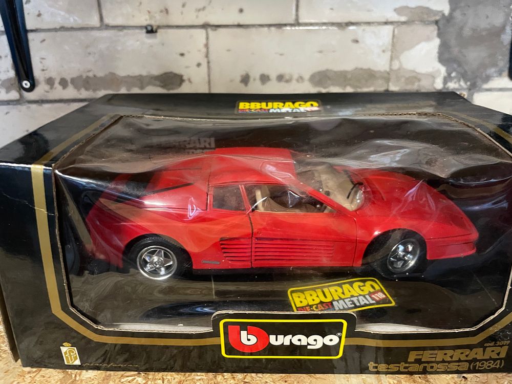Lot 139: Burago Diecat Ferrari Testarossa