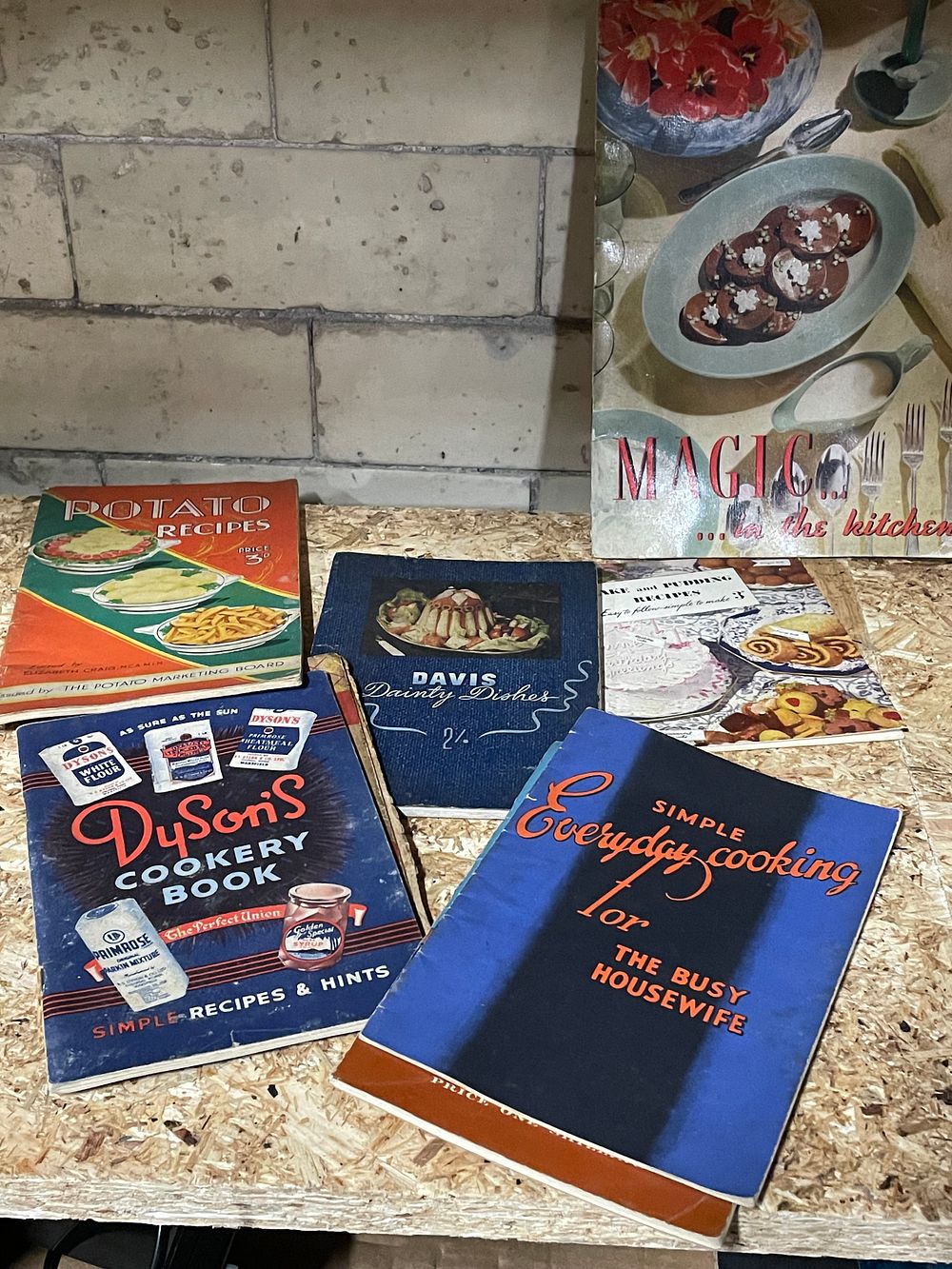 Lot 148: Vintage Cooking Guides