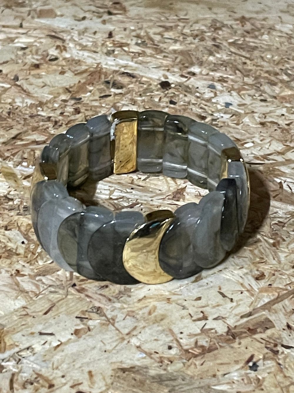 Lot 153: Elasticated Fashion Bracelet