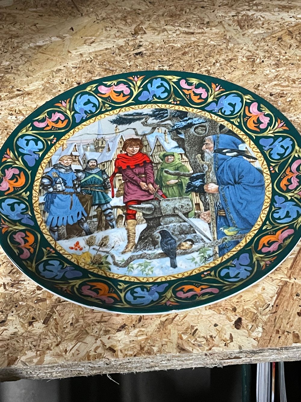 Lot 172: Wedgwood Collectors Plate From King Aurther Collection
