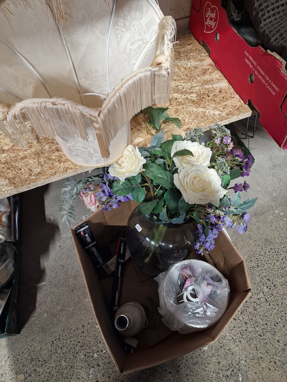 Lot 176: Lampshades, lamp base, large vase and 3 link triphospor tubes