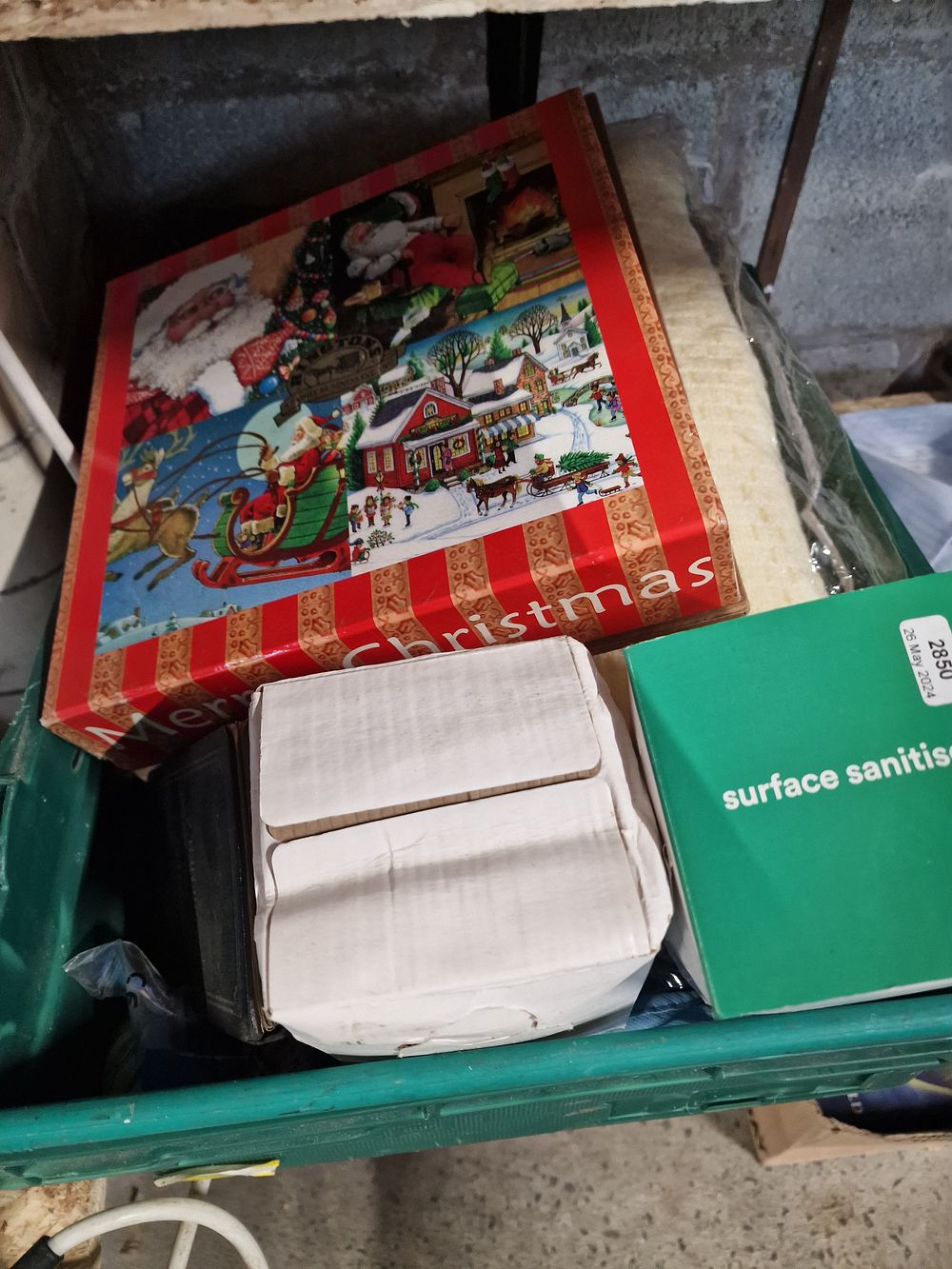 Lot 190: Duvet covers, advent calendar and more