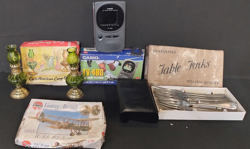 Lot 64: Vintage items including set of 2 Early American...