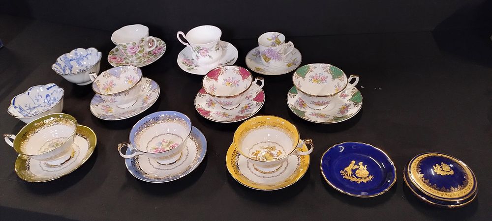 Lot 85: 2 pieces of Limoges , cobalt blue and...