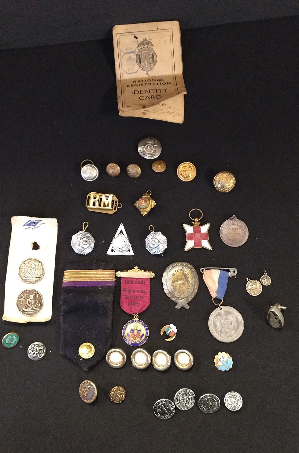 Lot 98: Selection of vintage buttons, badges and medals including...