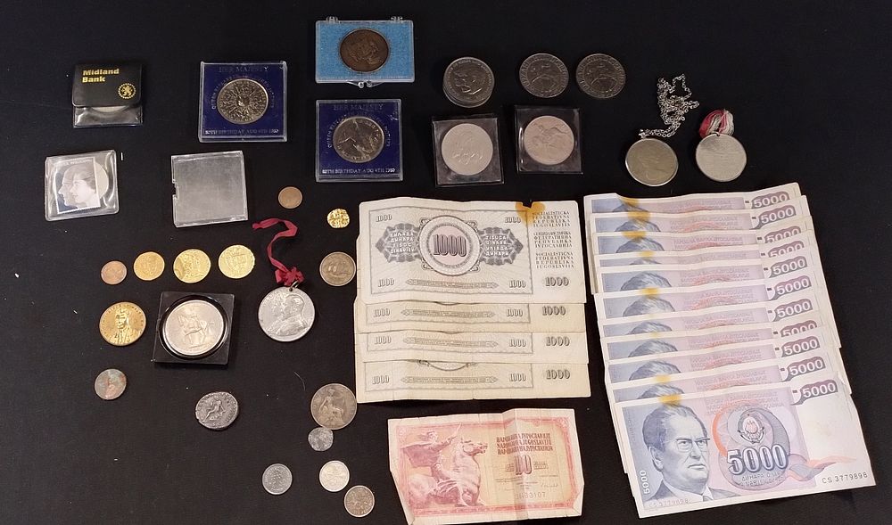 Lot 99: Various vintage coins and reproduction coins including mixed...