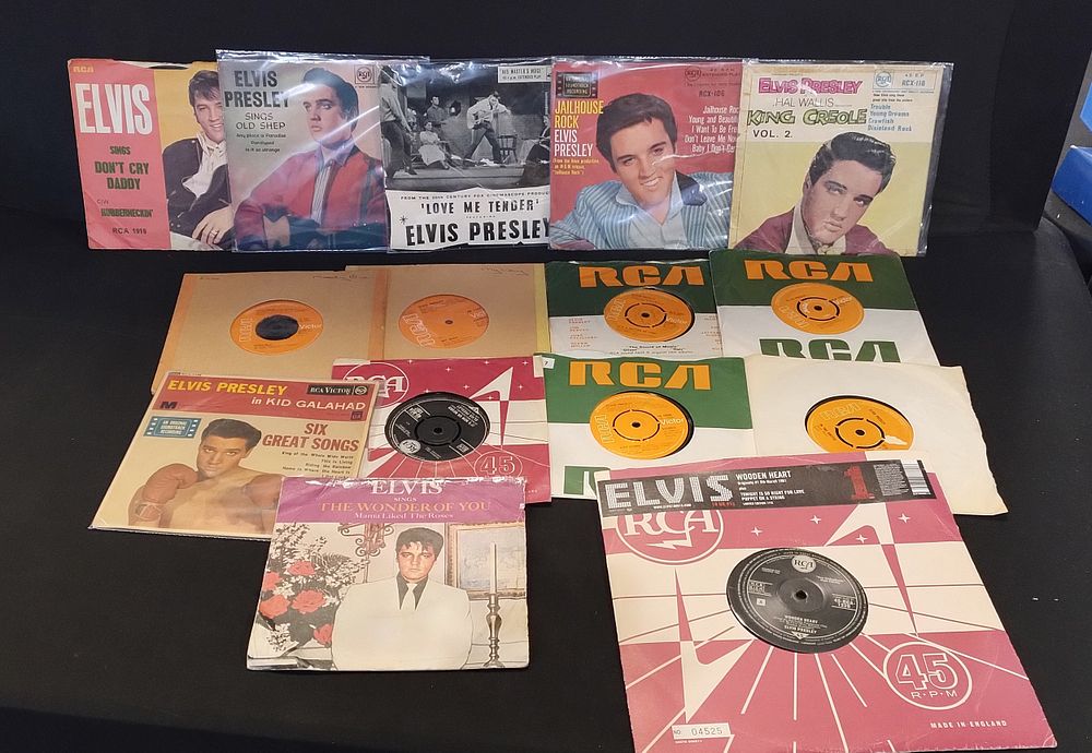 Lot 117: 14 Elvis Presley singles and a 45 of...