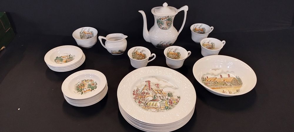 Lot 167: Old England,Crown Devon Coffee pot, cups, bowls plates...