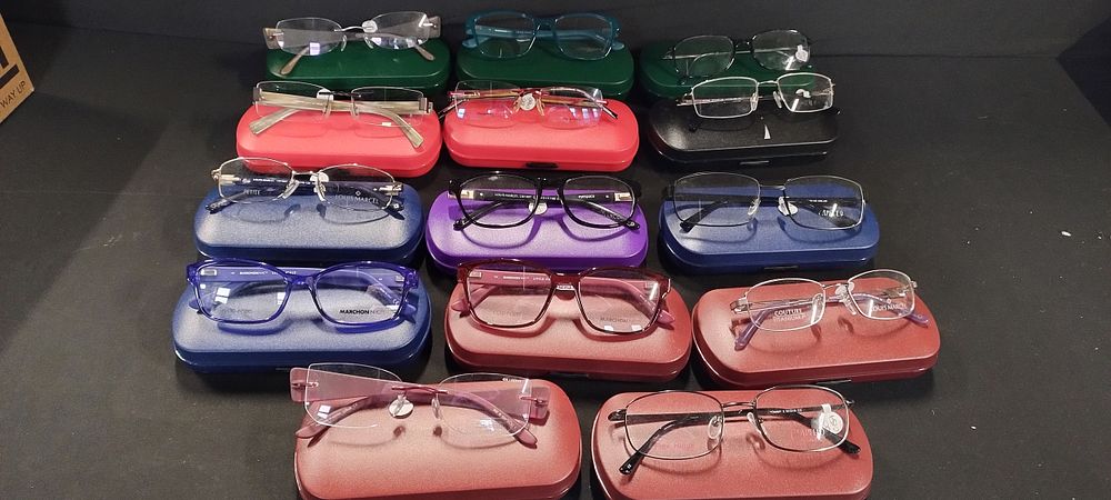 Lot 180: 14 x Various plain lense glasses and cases,...